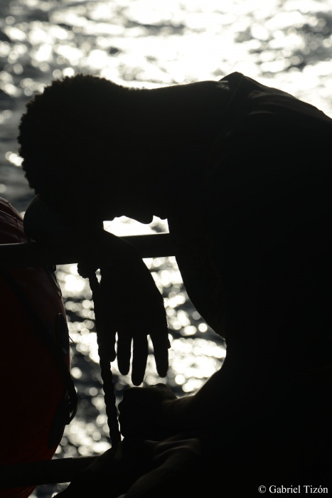Rescate de 2 barcas de madera y una balsa con un total de 300 migrantes fente a la costa Libia, a cargo del barco de rescate "Lifeline" #Maydayterraneo, con tripulación española y alemana.26-09-2017Foto: Gabriel Tizón